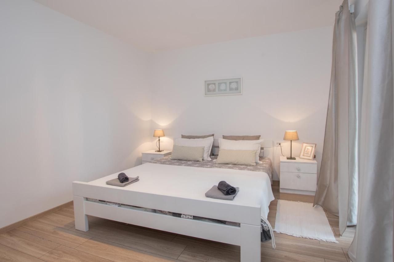 Apartments Lirio Umag Kültér fotó